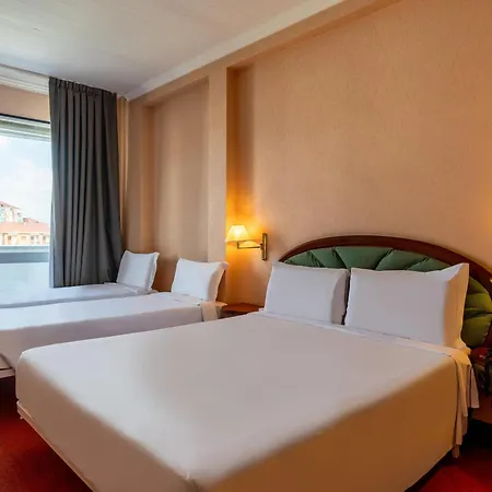 B&B Hotel Borgaro Torinese Hotel