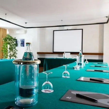 Hotel B&B Hotel Borgaro Torinese 4*